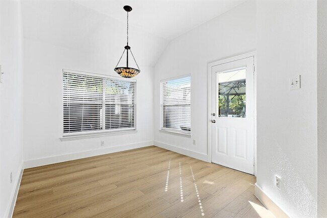 Building Photo - 7835 Stone Oak Ct