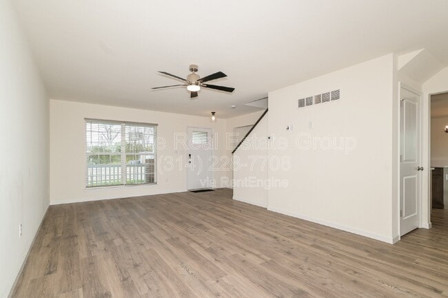 Building Photo - 6 Snowdrop Ct