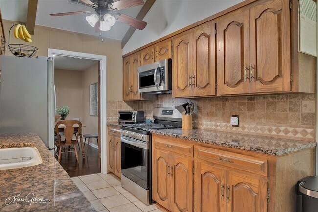 Building Photo - 7440 Camelback Dr
