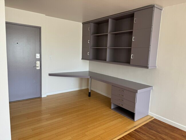 Building Photo - 1440 Veteran Ave