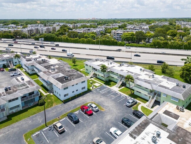 Building Photo - 7620 SW 82nd St