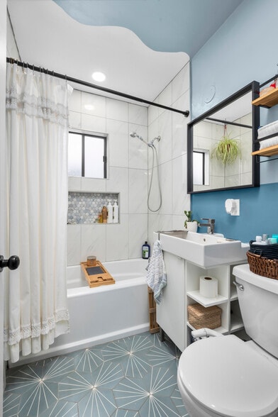 Building Photo - 716 E 50 S