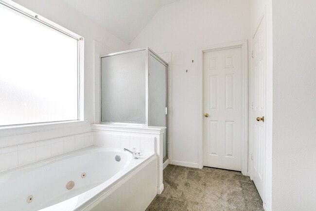 Building Photo - 1702 River Trail