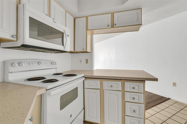 Building Photo - 8255 Lake Dr