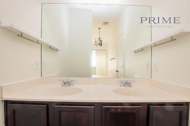 Building Photo - 8410 Dulcet Dr