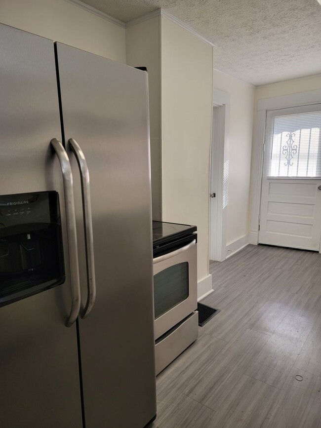 Building Photo - Two bedroom House For Rent S. Floyd Street