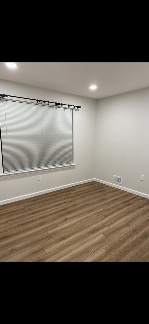 Building Photo - Manors of Lawrenceville!