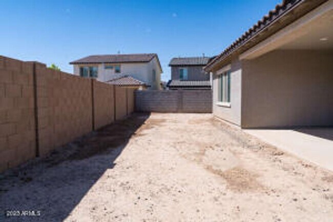 Building Photo - Apply Here www.realty480pm.appfolio.com/listings