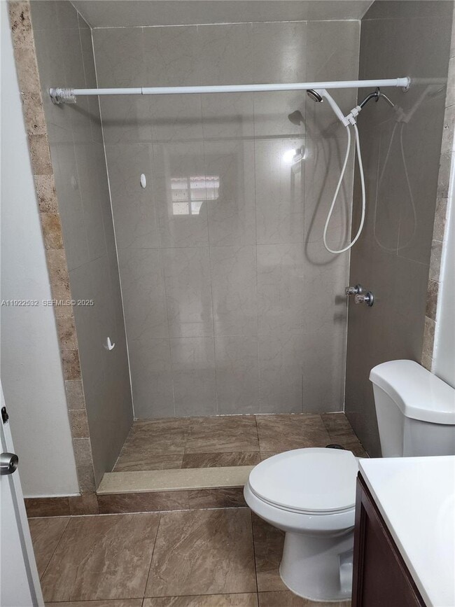 Building Photo - 562 NW 82nd Pl