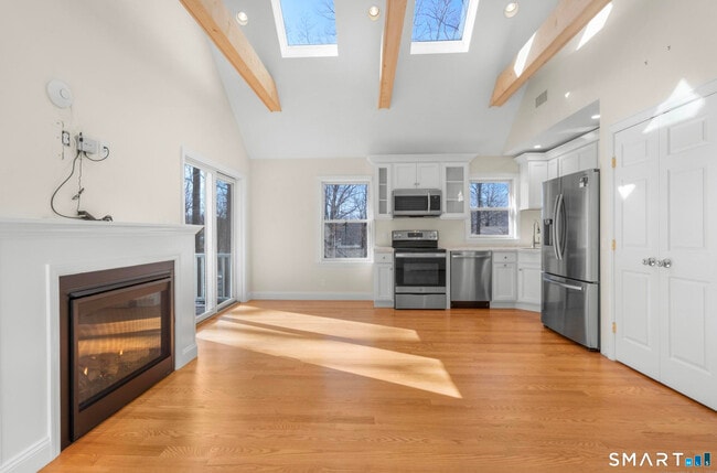 Building Photo - 18 Madeline Dr