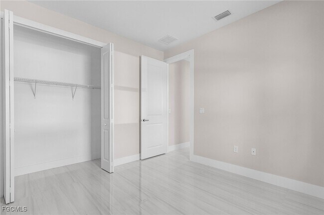 Building Photo - 1332 Desoto Blvd N