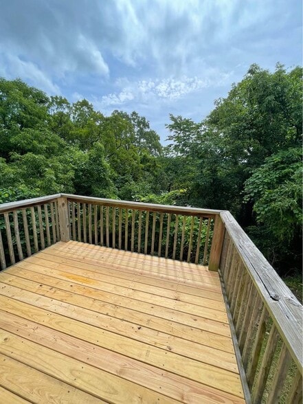 Building Photo - 12 Valley View Dr E