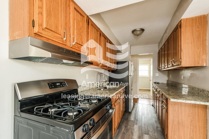 Building Photo - 263 Estridge Rd