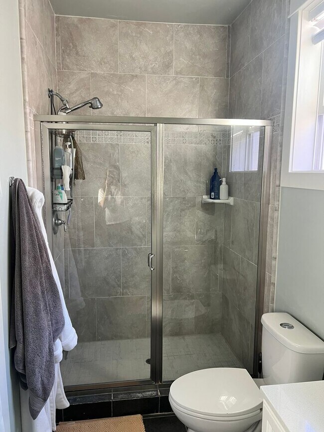 Building Photo - 399 Foothill Blvd