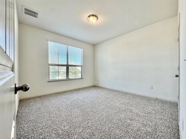 Building Photo - 16829 Aventura Ave