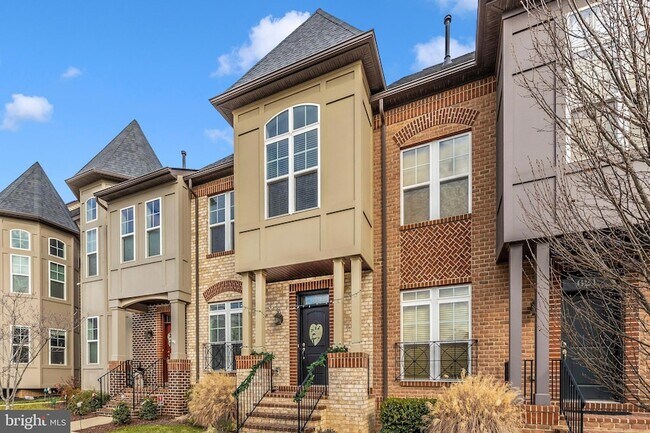 Building Photo - 619 Blandwood Rd