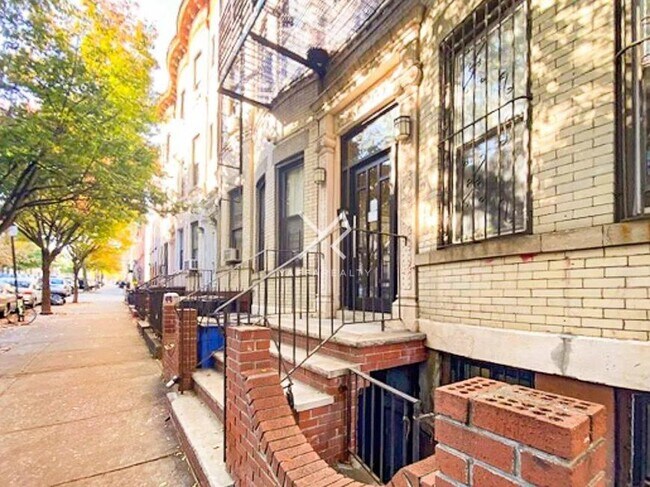 Building Photo - 1 bedroom in BROOKLYN NY 11216