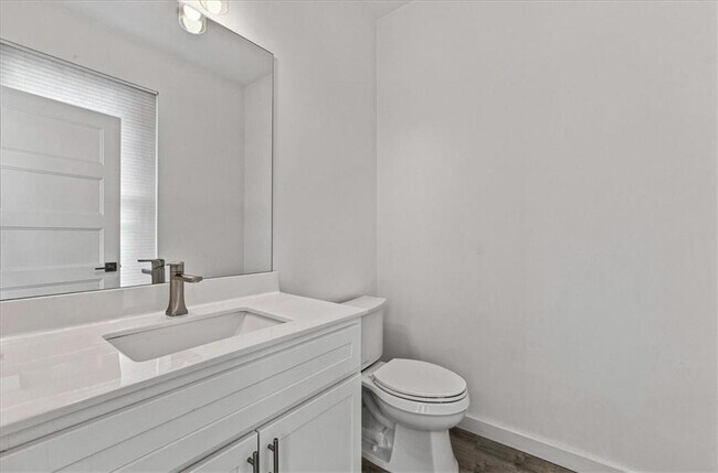 Building Photo - 1077 Glen Opal Dr