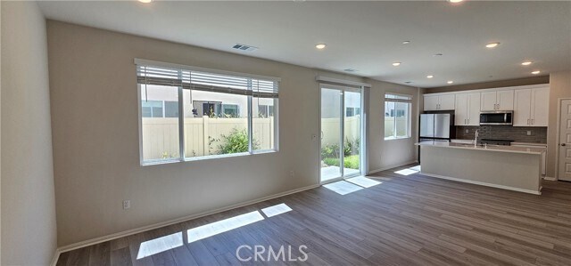 Building Photo - 2093 Bergamot St