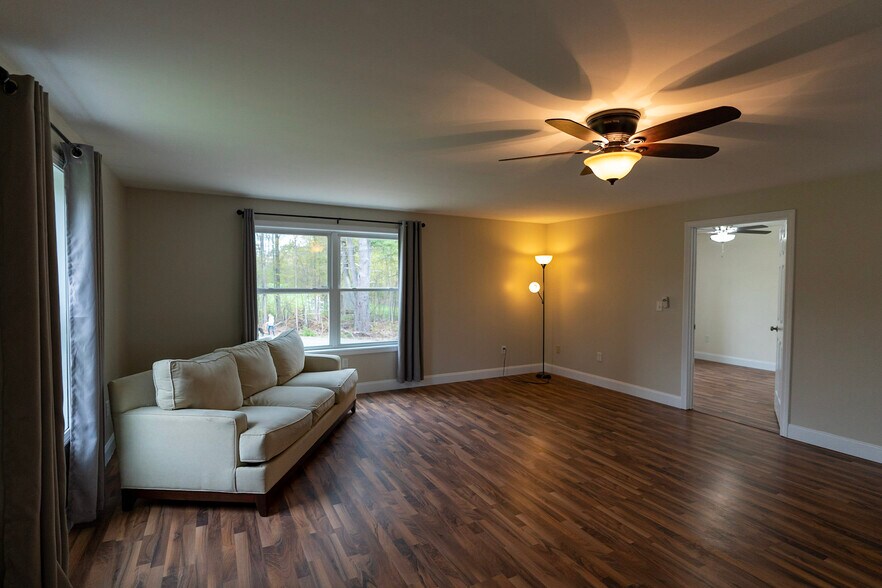 Building Photo - 101 Rocky Dunn Rd