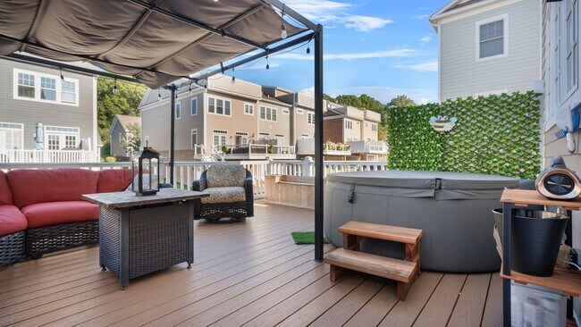 Building Photo - 337 Osona Ln