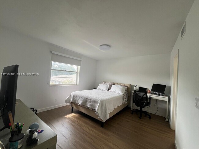 Building Photo - 2369 NW 89th Dr