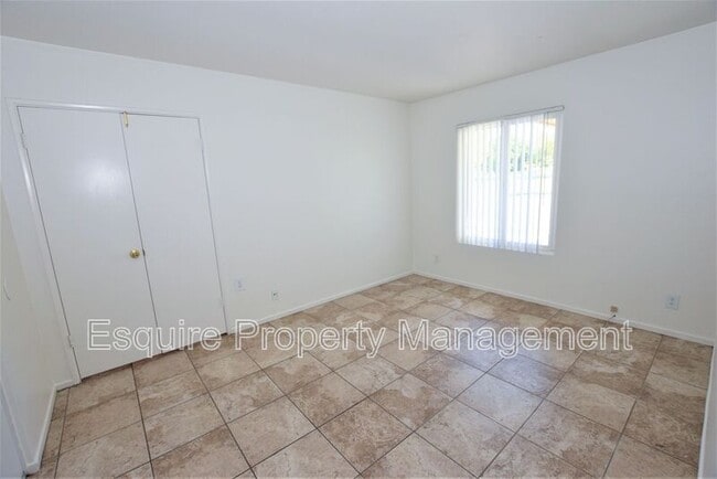 Building Photo - 1035 Woodgate Ct
