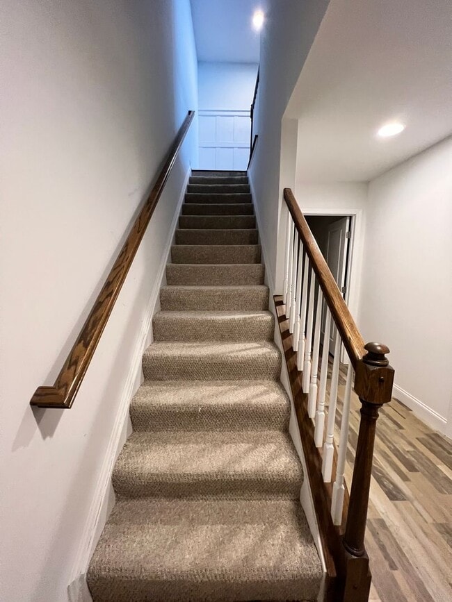 Building Photo - 2-bedroom 2.5 bath Luxury Townhome located...