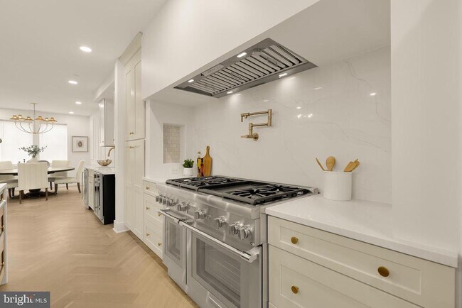 Building Photo - 1706 Bay St SE