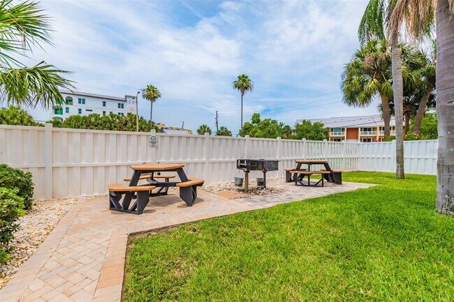 Building Photo - 255 Dolphin Point