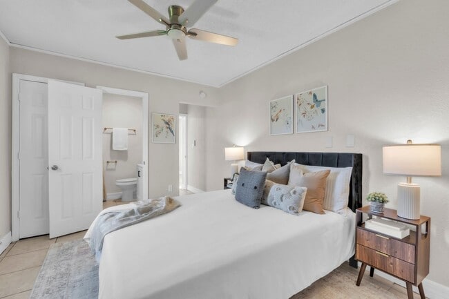 Building Photo - Available NOW