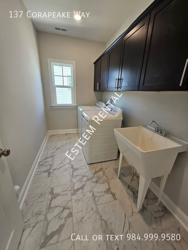 Building Photo - 137 Corapeake Wy