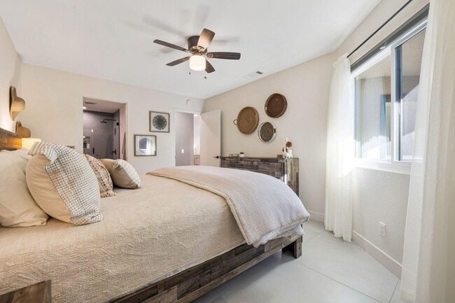 Building Photo - 76658 Daffodil Dr