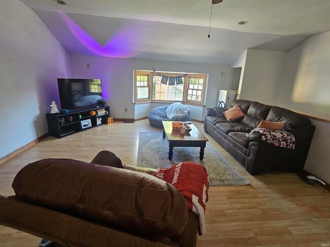 Building Photo - 405 E 15th St