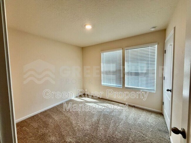 Building Photo - 575 Oakleaf Plantation Pkwy