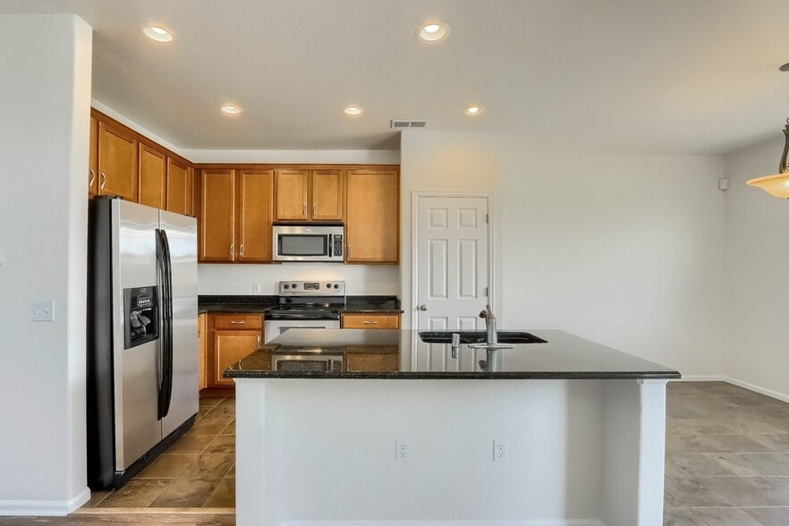 Building Photo - 3681 S Perth Cir