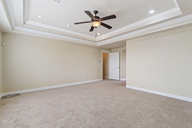 Building Photo - 6285 Wildwood Ct