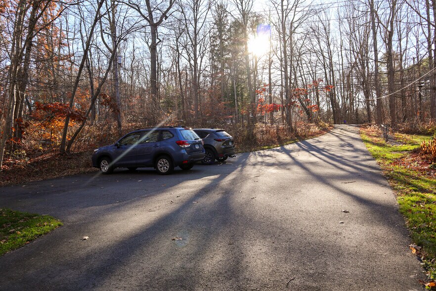 Building Photo - 120 Young St