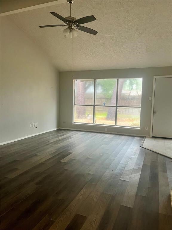 Building Photo - 21006 Bridgeview Cir