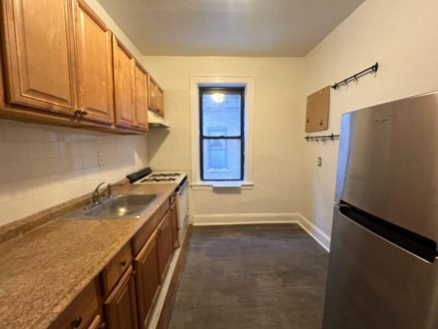 Building Photo - 2 bedroom in SUNNYSIDESunnyside NY 11104