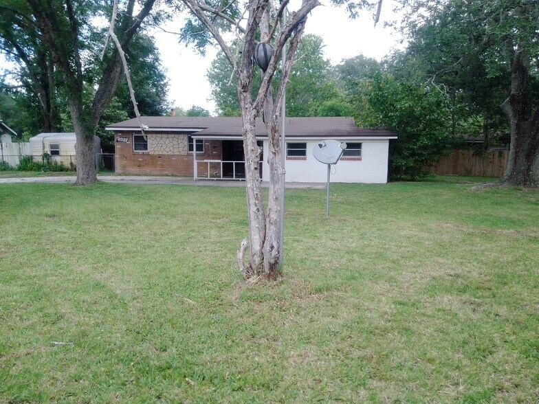 Building Photo - 2537 Chris Ct