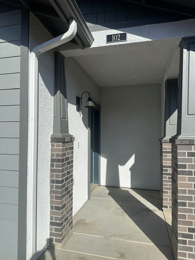 Building Photo - Wood Ranch Apartments 514