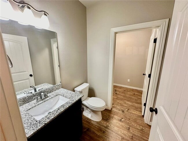 Building Photo - 186 Old Farmington Rd