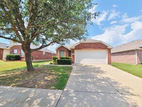 Building Photo - Great 3 Bdrm 2 Bath Home in Cross Roads Tx