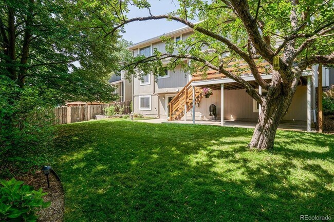 Building Photo - 10725 E Maplewood Dr
