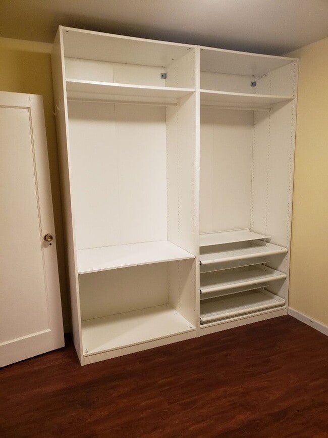 Building Photo - STATUS: AVAILABLE | R258A | $1095