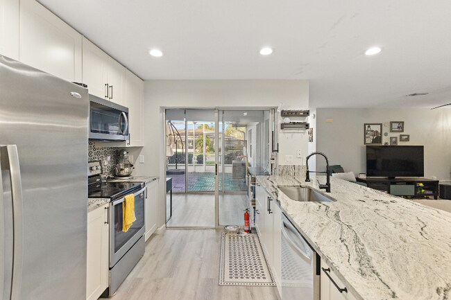 Building Photo - 2989 Poplar Ave