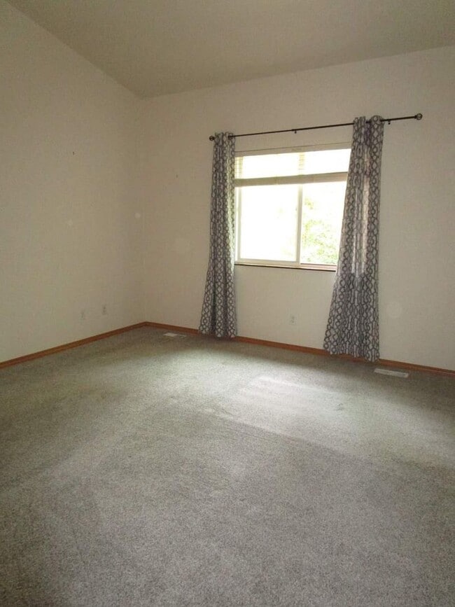 Building Photo - 3 Bedroom Home in Gig Harbor’s Minterwood