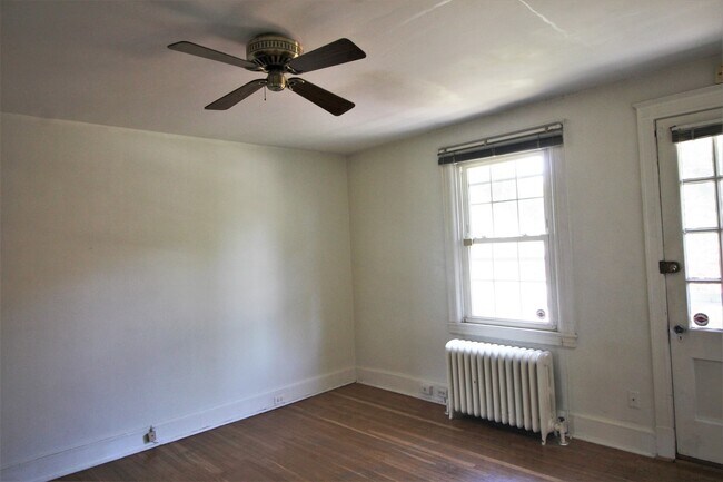 Building Photo - 2026/2027 Off-Campus JHU Spacious 5bd/2ba Rowhome OSP & W/D! Available 6/8