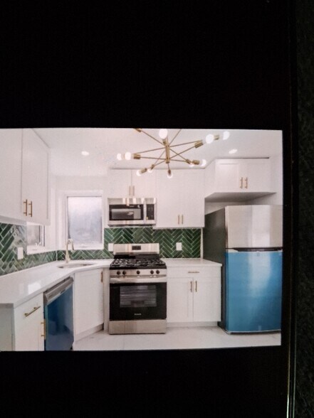 Building Photo - 37 Williams St